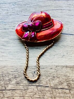Vintage RED HAT SOCIETY Pin Brooch Gold Tone Red Purple Enamel Chain Party Event